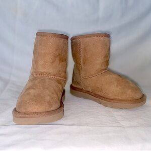 UGG Classic Chestnut Boots